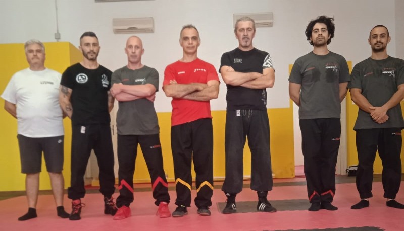 kung fu academy di Sifu Salvatore Mezzone, arti marziali wing chun, weng chun, wing tsun, tai chi quan, chi kung, sanda e sport dacombattimento, shaolin cina.jpg (1)